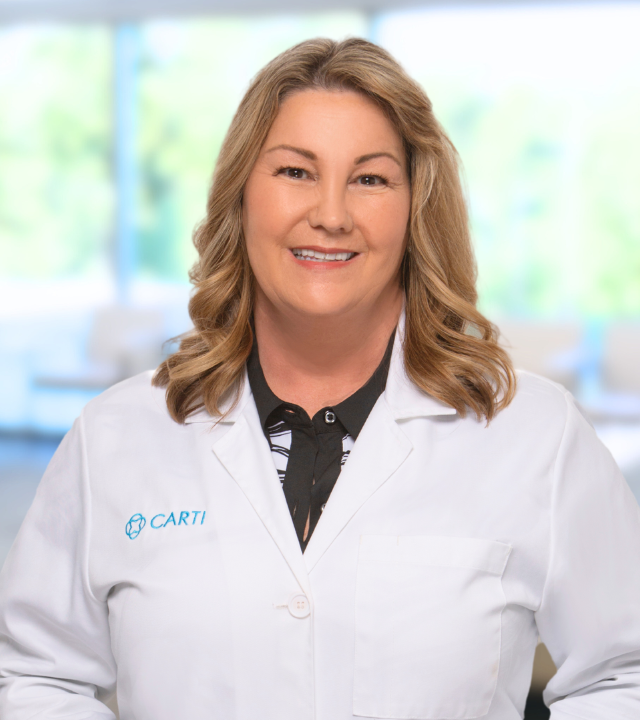headshot of Shari Ronell, MSN, AGACNP-BC